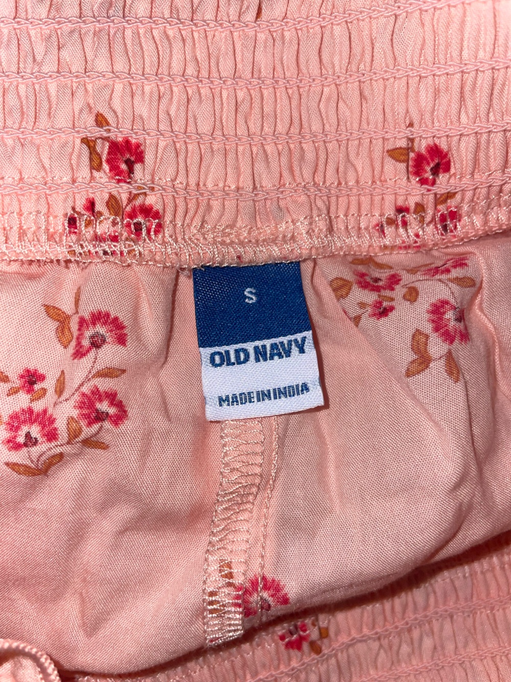 Old Navy Peach Floral Smocked Waist Shorts - Picture 3 of 3